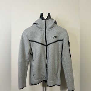 Nike Tech Fleece Set (Fleece and Joggers)